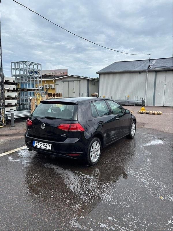 Svart Begagnad 2014 VW Golf VII Halvkombi | 78 000 kr (Bra pris) - Bild 1/4