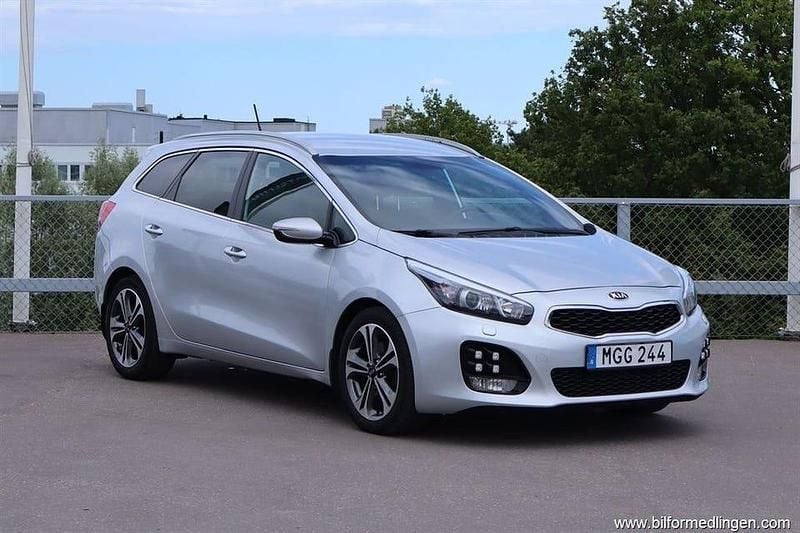 Grå svart Begagnad 2015 Kia Ceed Sportswagon Kombi | 94 500 kr (Lite dyr) - Bild 1/4