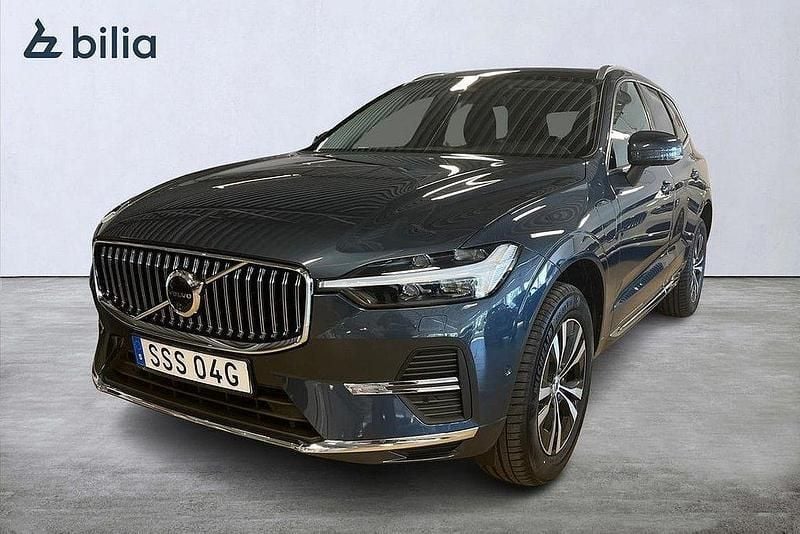 Mörkblå Begagnad 2025 Volvo XC60 Core SUV | 529 000 kr (Superpris) - Bild 1/3