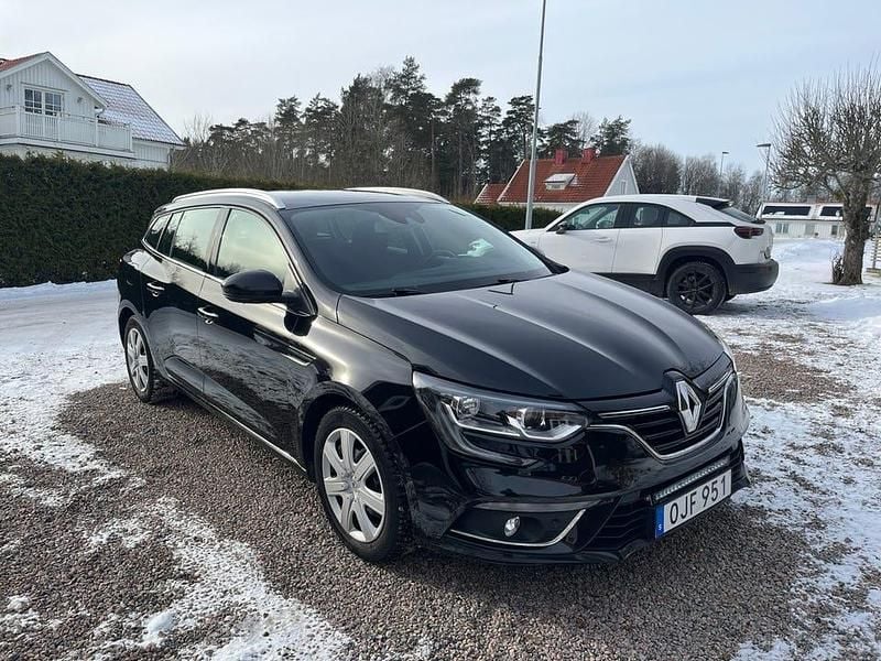 Begagnad Renault Mégane IV Zen 132 HK (97 kW) 2017 Kombi