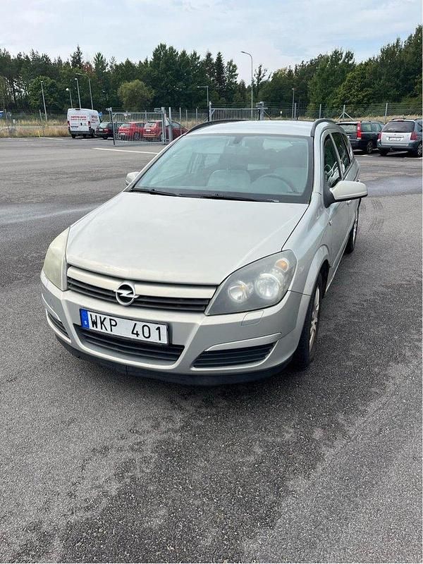 Grå Begagnad 2005 Opel Astra Kombi | 8 000 kr (Superpris) - Bild 1/4