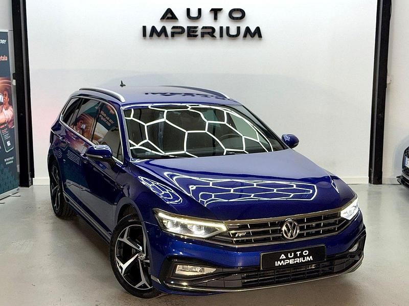 Blå Begagnad 2019 VW Passat R-line Kombi | 239 900 kr (Lite dyr) - Bild 1/4