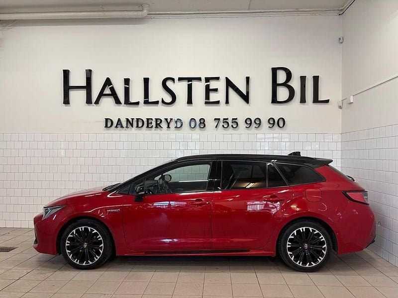 Röd Begagnad 2021 Toyota Corolla Sport Kombi | 169 000 kr (Bra pris) - Bild 1/4