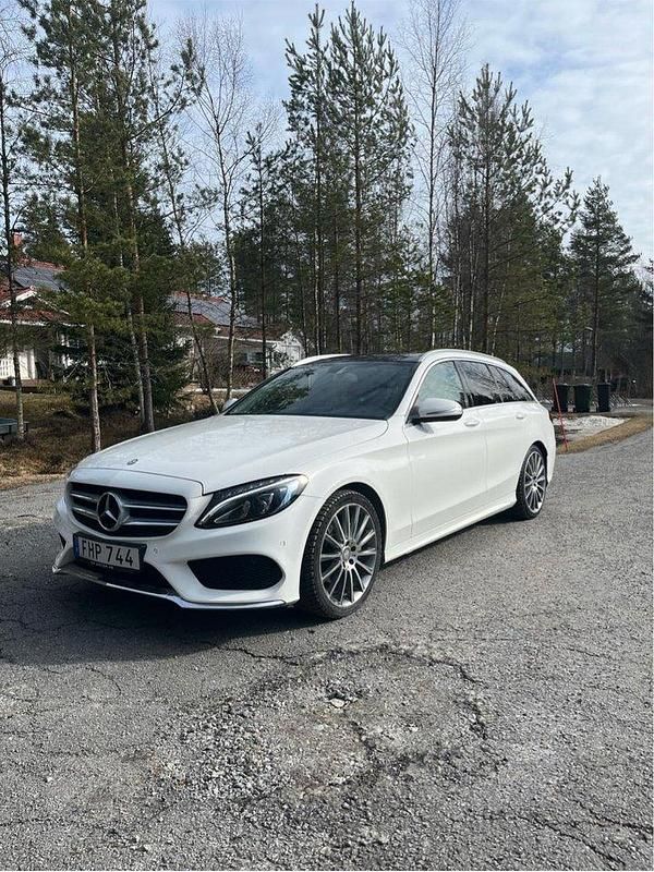 Vit Begagnad 2015 Mercedes C220 Kombi | 209 000 kr (Lite dyr) - Bild 1/4