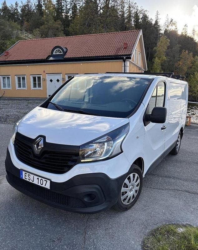 Vit Begagnad 2015 Renault Trafic Van | 75 000 kr (Superpris) - Bild 1/4