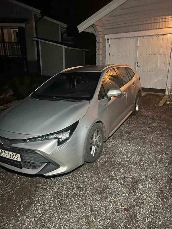 Silver Begagnad 2019 Toyota Corolla Kombi | 155 000 kr (Superpris) - Bild 1/3