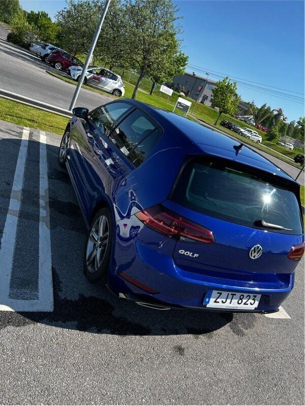 Blå Begagnad 2020 VW Golf VII GT Halvkombi | 215 000 kr (Marknadspris) - Bild 1/4