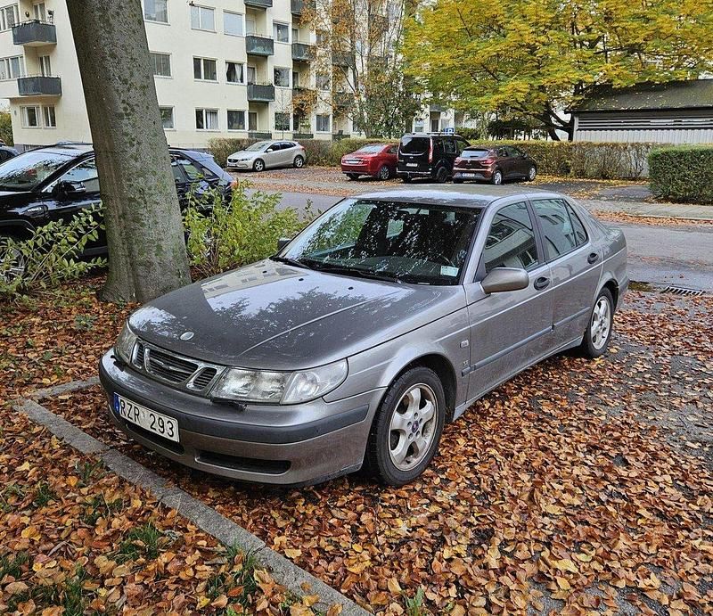 Grå Begagnad 2001 Saab 9-5 Sedan | 14 400 kr (Marknadspris) - Bild 1/2