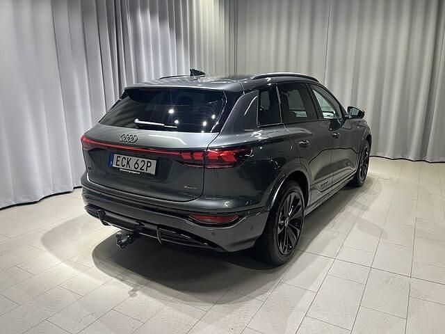 Begagnad Audi Q6 e-tron S-Line 284 kW (387 HK) 2025 Grå SUV
