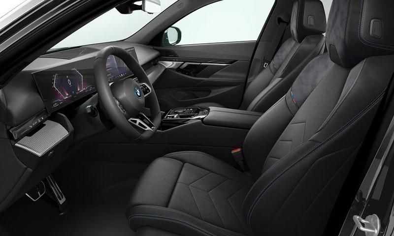 Ny BMW 530 M Sport 299 HK (219 kW) 2025 Black sapphire metallic Kombi