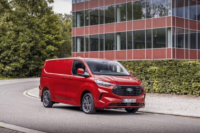 Ny 2024 Ford Tourneo Custom Van | 123 456 kr - Bild 1/1