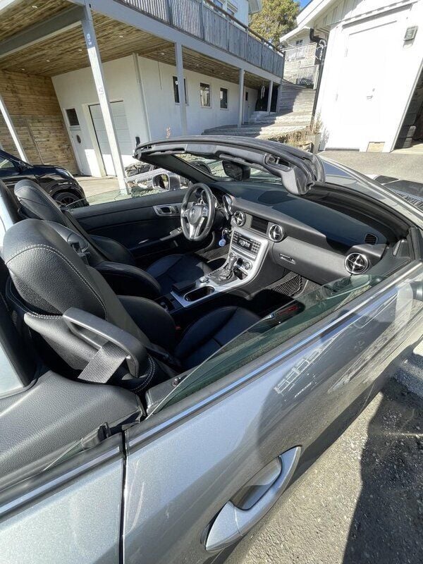 Silver Begagnad 2014 Mercedes SLK200 Cab | 265 000 kr (Marknadspris) - Bild 1/3