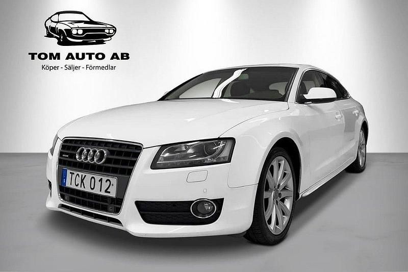 Vit Begagnad 2010 Audi A5 Sportback Comfort Halvkombi | 109 900 kr (Marknadspris) - Bild 1/4