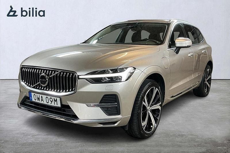 Ljusgrå Begagnad 2022 Volvo XC60 Core SUV | 379 900 kr (Bra pris) - Bild 1/3