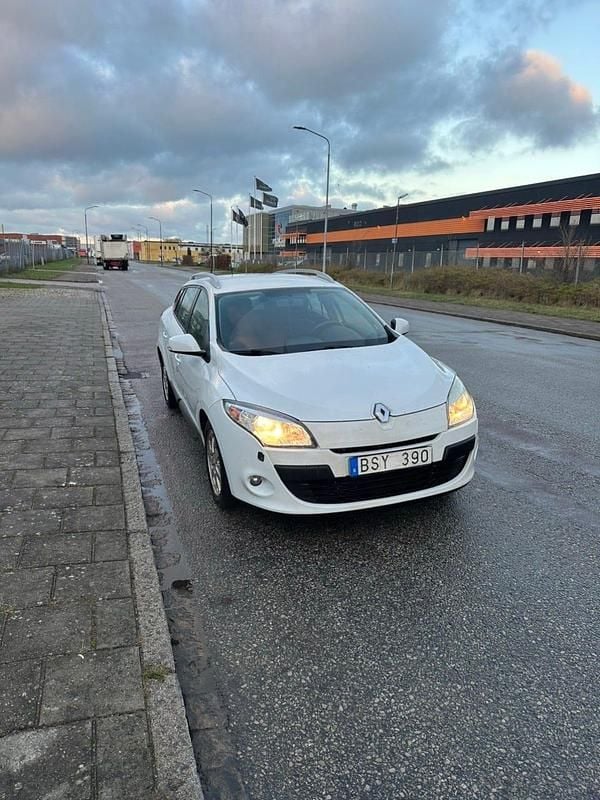 Begagnad 2011 Renault Mégane III | 37 000 kr (Marknadspris) - Bild 1/4