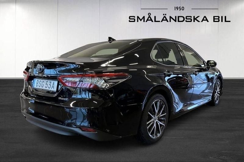 Begagnad Toyota Camry Hybrid 218 HK (160 kW) 2021
