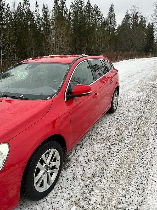 Begagnad 2013 Volvo V60 Kombi | 85 000 kr (Superpris) - Bild 1/4