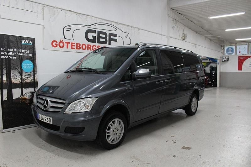 Grå Begagnad 2013 Mercedes Viano Minibuss | 129 000 kr (Bra pris) - Bild 1/4