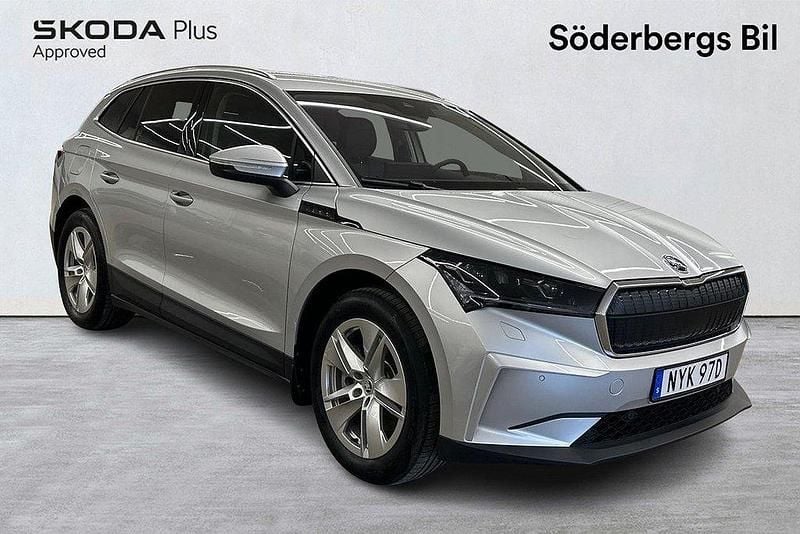 Silver Begagnad 2024 Skoda Enyaq iV SUV | 544 500 kr (Bra pris) - Bild 1/4