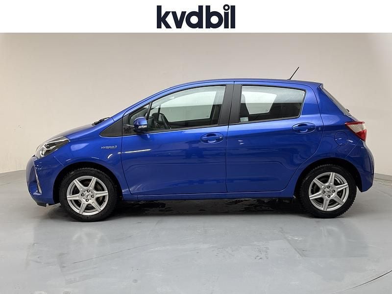 Begagnad Toyota Yaris Active 101 HK (74 kW) 2018 Blå