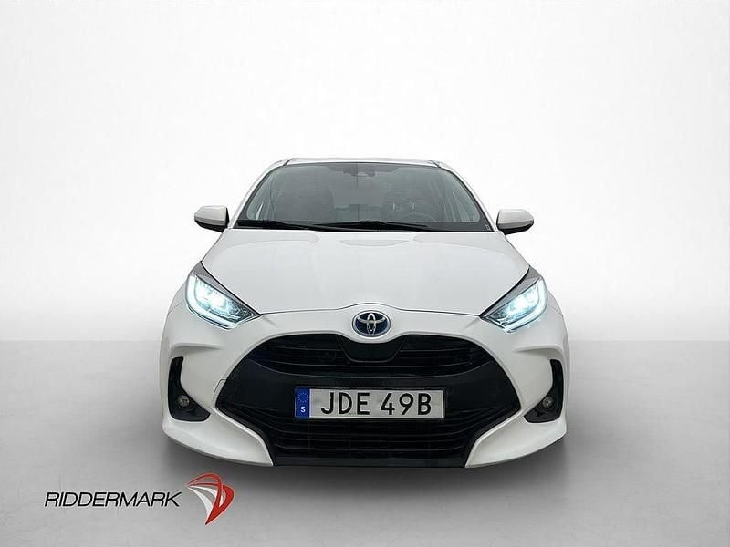 Begagnad Toyota Yaris Hybrid Active 116 HK (85 kW) 2021 Vit Halvkombi