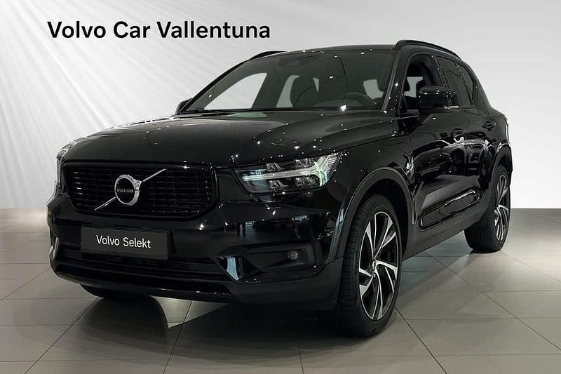 Svart Begagnad 2021 Volvo XC40 R-Design SUV | 339 000 kr (Marknadspris) - Bild 1/3