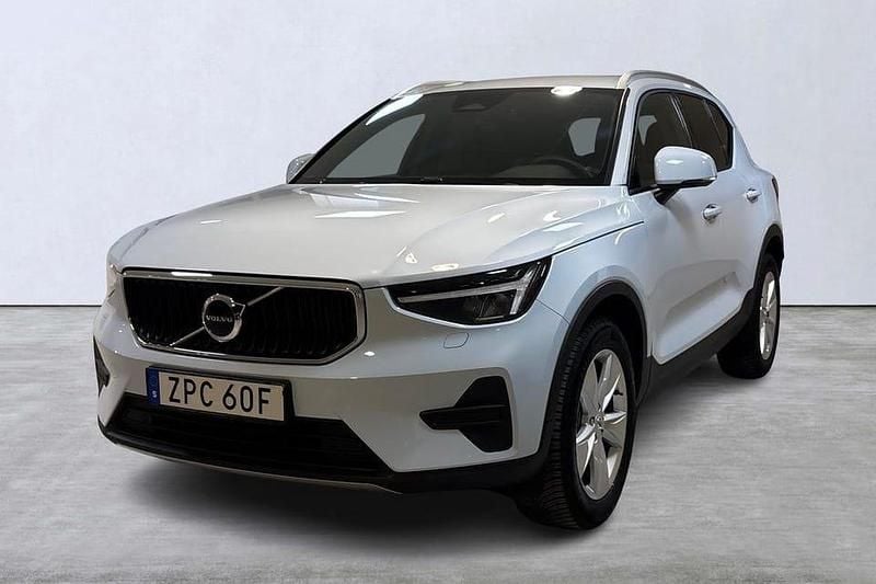 Blå Begagnad 2023 Volvo XC40 Core SUV | 339 900 kr (Bra pris) - Bild 1/4