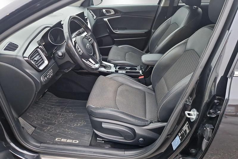 Begagnad Kia Ceed Sportswagon Advance 143 HK (105 kW) 2021 Svart Kombi