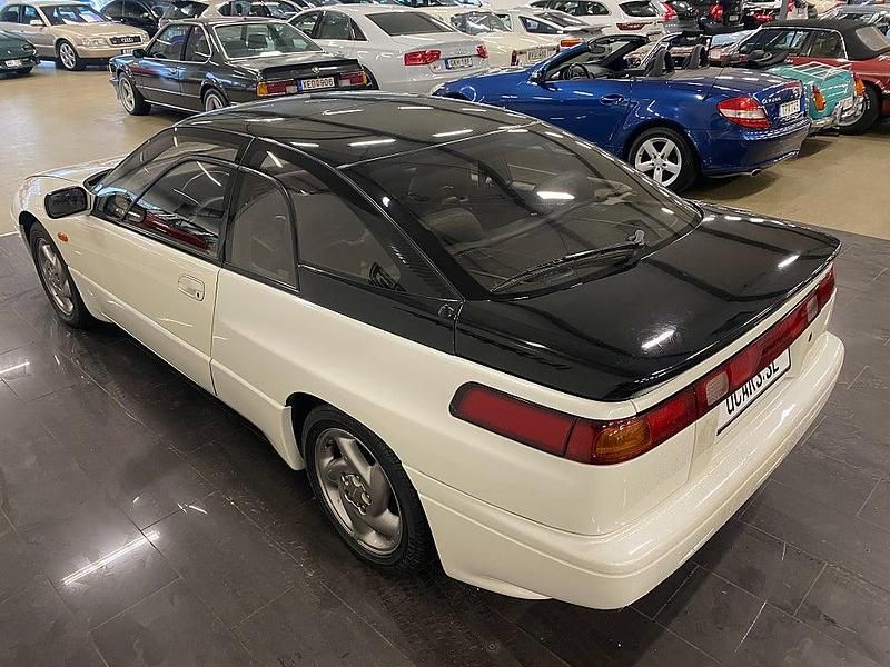 Begagnad Subaru SVX 230 HK (169 kW) 1992 Vit Sportkupé