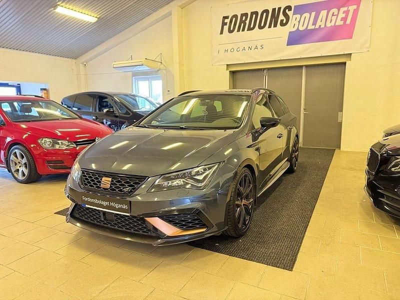 Grå Begagnad 2020 Cupra Leon Kombi | 339 900 kr (Lite dyr) - Bild 1/4