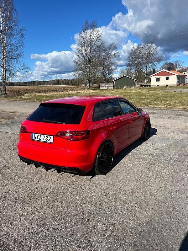 Begagnad Audi A3 Sportback 150 HK (110 kW) 2013 Röd Halvkombi