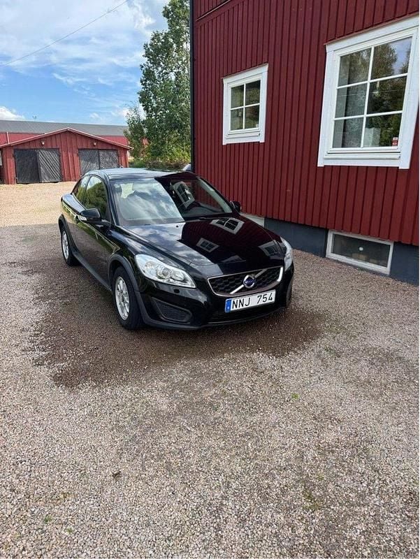 Svart Begagnad 2010 Volvo C30 Drive Kinetic Halvkombi | 35 000 kr (Bra pris) - Bild 1/4