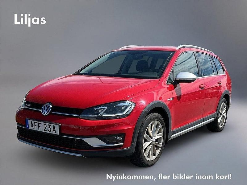 Röd Begagnad 2020 VW Golf Alltrack Kombi | 249 000 kr (Marknadspris) - Bild 1/4