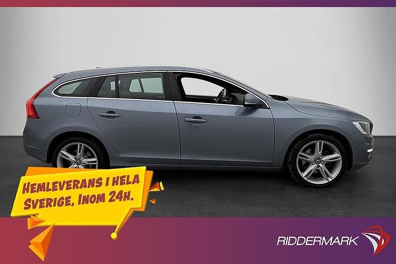Blå Begagnad 2017 Volvo V60 Standard Kombi | 178 700 kr (Marknadspris) - Bild 1/3