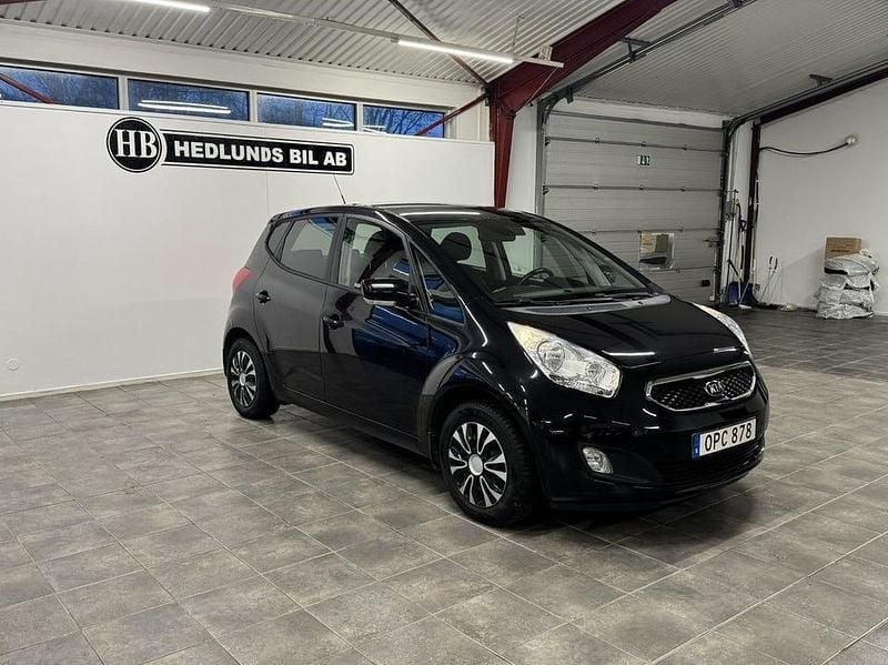 Begagnad Kia Venga Comfort 125 HK (91 kW) 2014 Svart Halvkombi