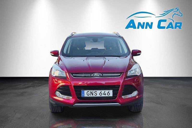 Röd Begagnad 2014 Ford Kuga Titanium SUV | 129 900 kr (Marknadspris) - Bild 1/4