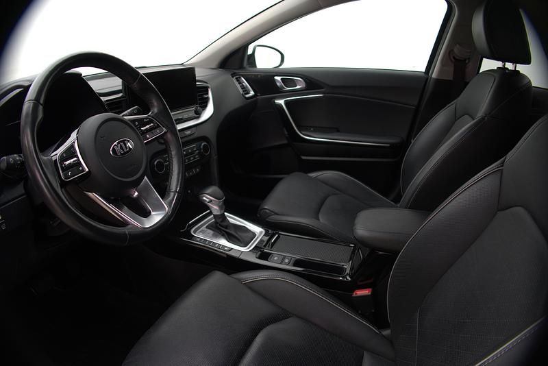 Begagnad Kia Ceed Sportswagon 2021 Vit Kombi