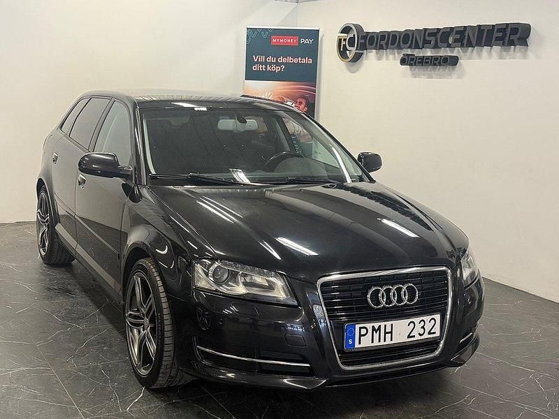 Svart Begagnad 2011 Audi A3 Sportback Halvkombi | 54 900 kr (Marknadspris) - Bild 1/4