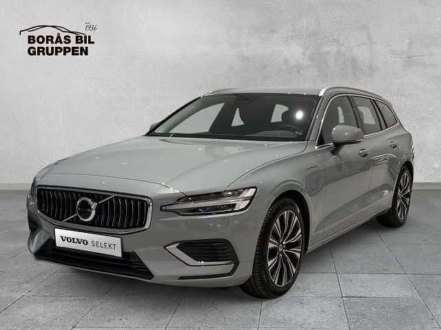 Grå Begagnad 2024 Volvo V60 Core Kombi | 419 000 kr (Superpris) - Bild 1/4