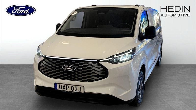 Vit (white) Ny 2025 Ford E-Transit Trend Van | 686 125 kr (Dyr) - Bild 1/4
