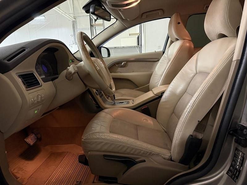 Begagnad Volvo V70 R-Design 238 HK (175 kW) 2008 Brun Kombi