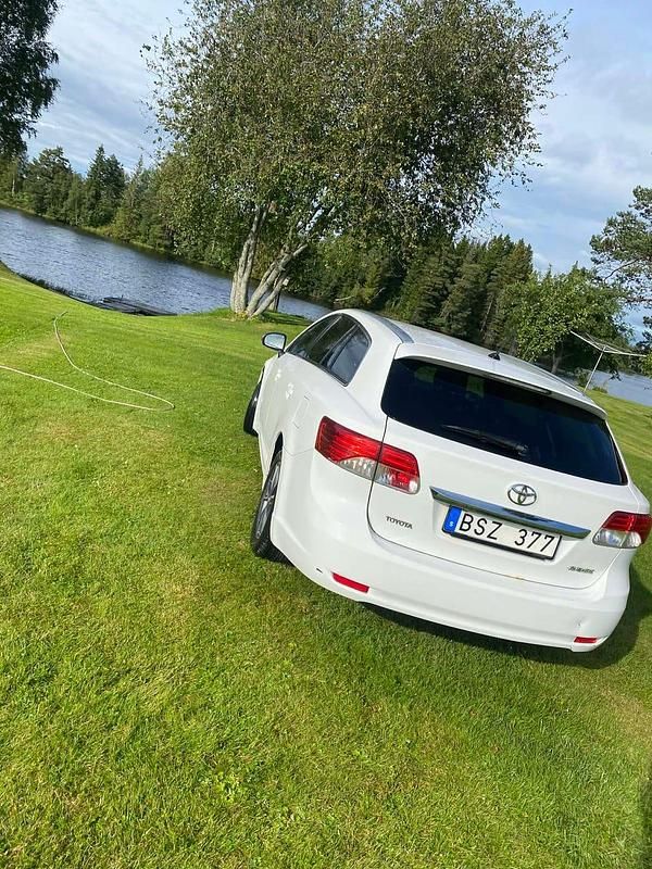 Begagnad Toyota Avensis 126 HK (92 kW) 2012 Kombi