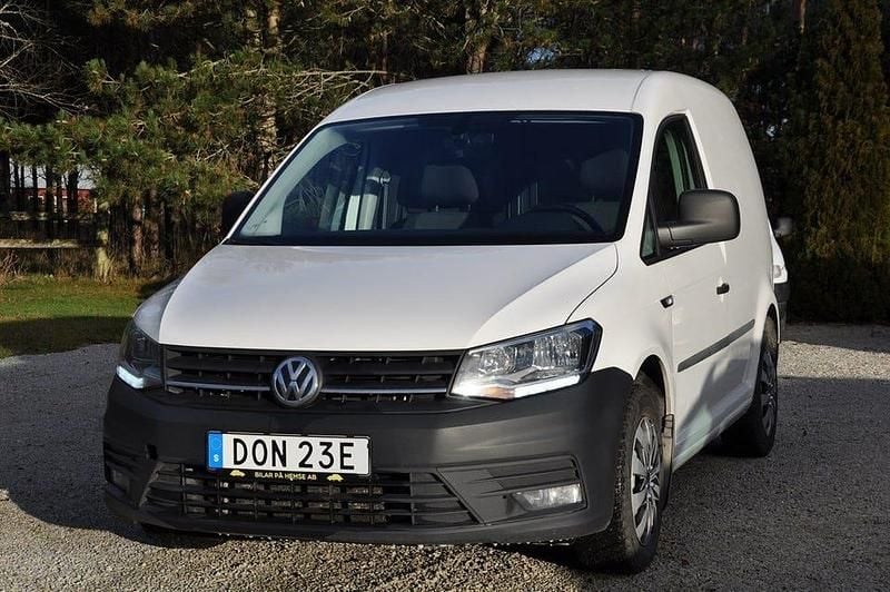 Vit Begagnad 2020 VW Caddy Minibuss | 139 500 kr (Lite dyr) - Bild 1/4