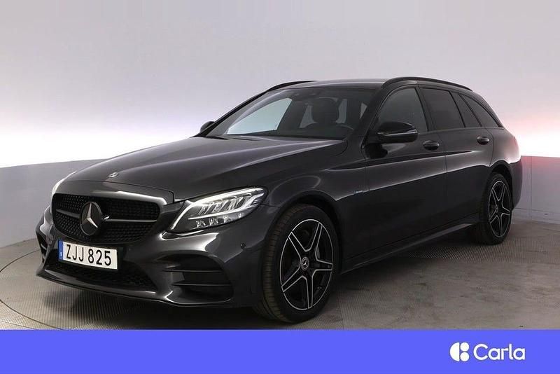 Grå Begagnad 2021 Mercedes C300 AMG Kombi | 309 900 kr (Marknadspris) - Bild 1/3