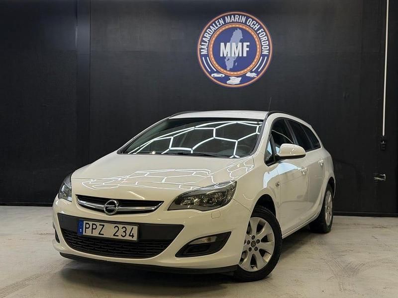 Begagnad Opel Astra Active 116 HK (85 kW) 2014 Vit Kombi