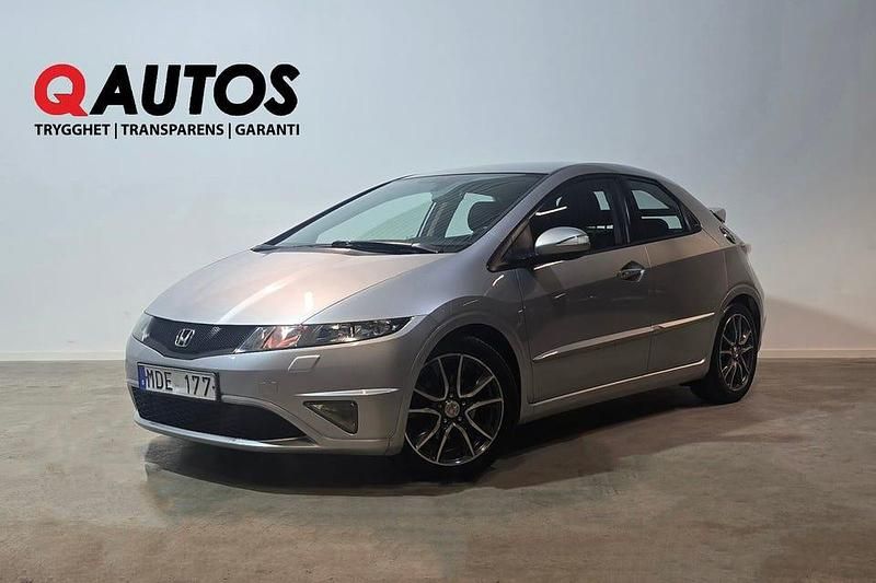 Silver Begagnad 2011 Honda Civic Halvkombi | 109 600 kr (Dyr) - Bild 1/3
