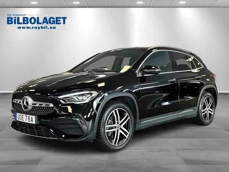 Svart Begagnad 2021 Mercedes GLA250 AMG line SUV | 369 000 kr (Marknadspris) - Bild 1/4