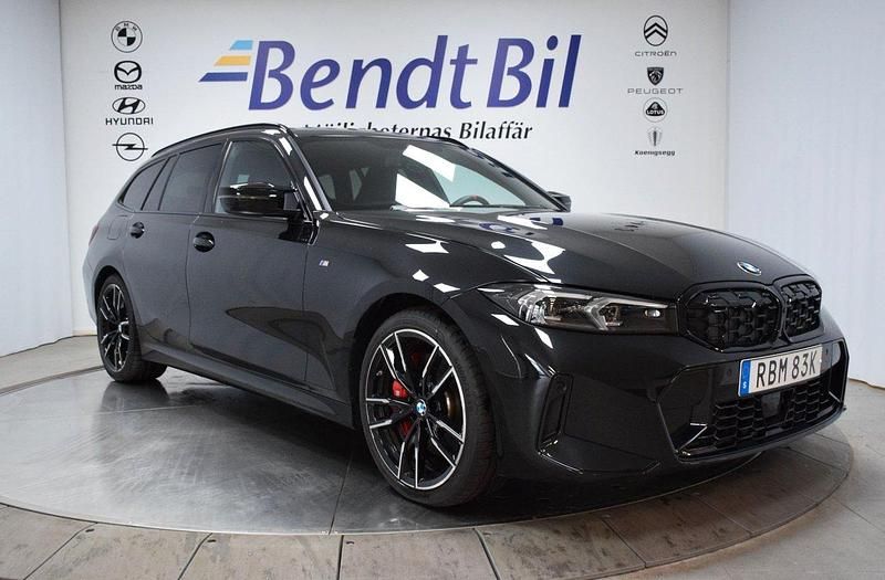 Svart Begagnad 2024 BMW M340 M Sport Sedan | 784 500 kr (Dyr) - Bild 1/3