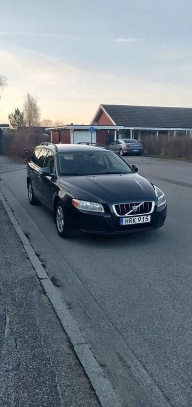 Begagnad 2009 Volvo V70 Kombi | 55 000 kr (Bra pris) - Bild 1/3