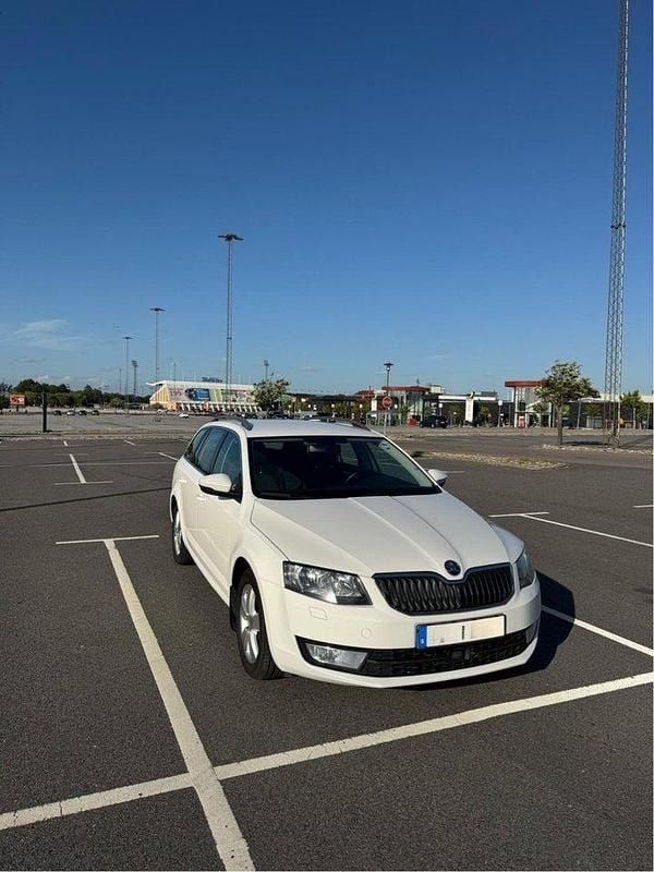 Begagnad 2016 Skoda Octavia Kombi | 84 499 kr (Bra pris) - Bild 1/4